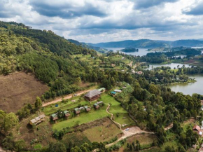 Гостиница Hawk's Eye Campsite Bunyonyi  Кабале